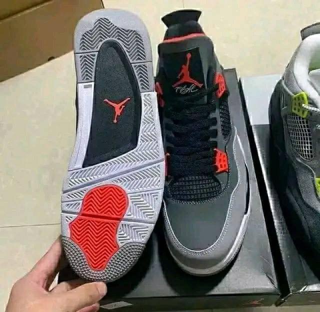 459035191_122126048384373610_4948949903718064018_n.jpg Air Nikes Jordan shoes Pallets